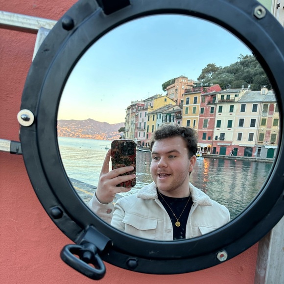 Meet your Posher, Tyler - Picture 2 of 3